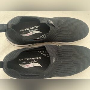 Skechers Arch Fit  Black Slip-On Sneakers